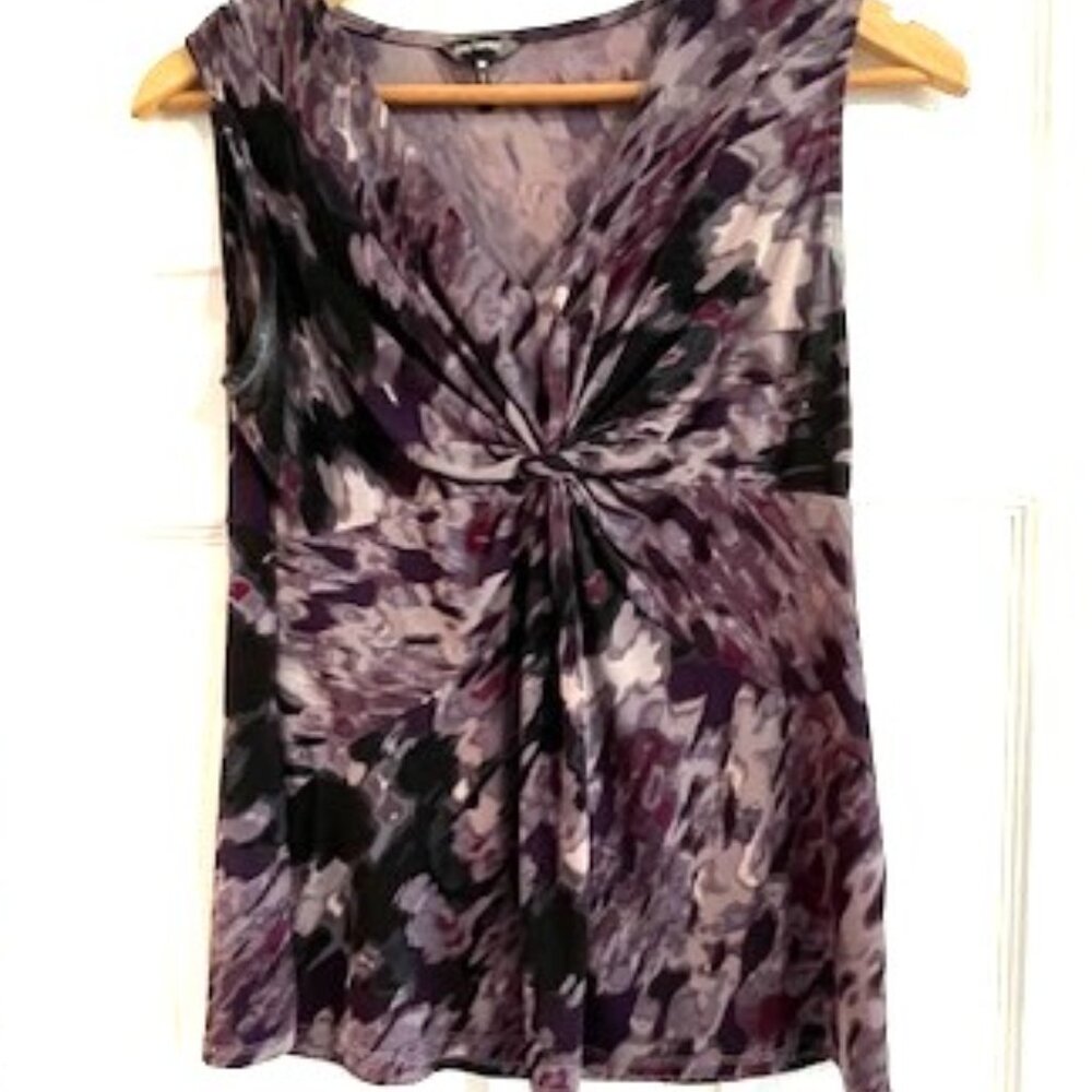 Daisy Fuentes Sleeveless V-Neck, Medium